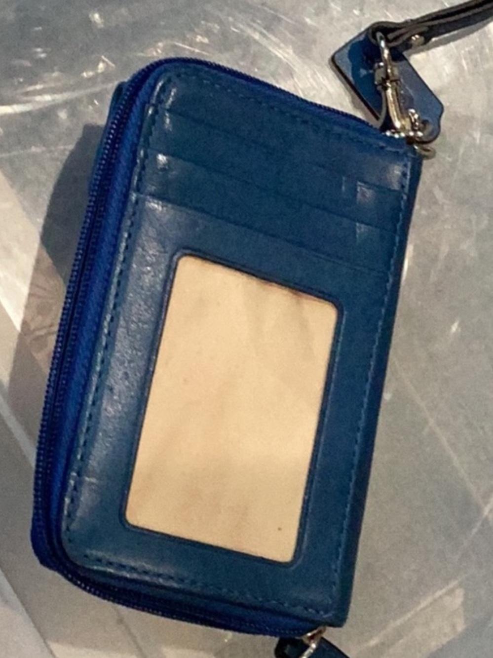 Vintage Coach Teal Blue Leather turn lock Wristlet with Nickel Hardware - Picture 3 of 7